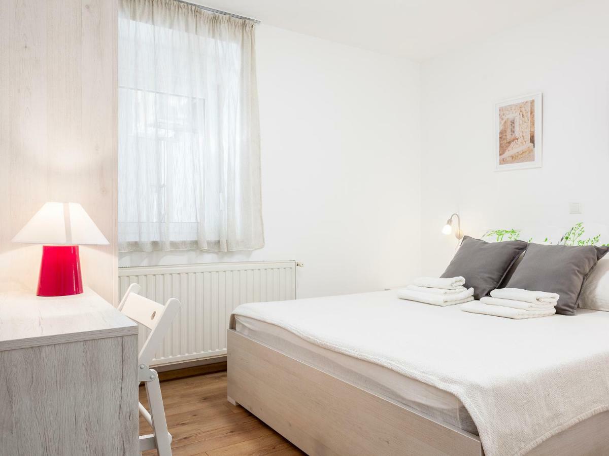 Oliva 4 Stars * Zagreb